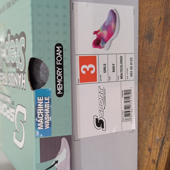Girls Sketchers Shoes Sizes 2 & 3 Multicolor Step-In Sneakers NWT - Picture 7 of 7